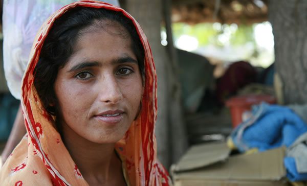Ikhtiar, community health volunteer in Khaipur, Pakistan. Photo: Jane Beesley/Oxfam