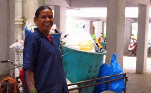 Rekha Chandrakant Khandagale at work. Photo: Bipasha Majumder/OxfamIndia