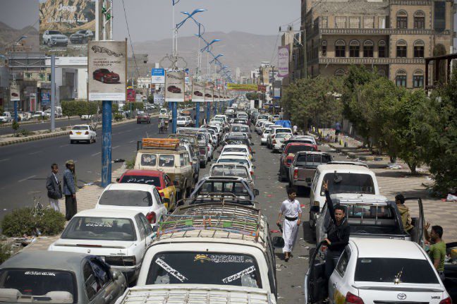 Cars line up at a gas station amid fuel shortages in Sanaa, Yemen. Photo: Abo Haitham Yemen Crisis