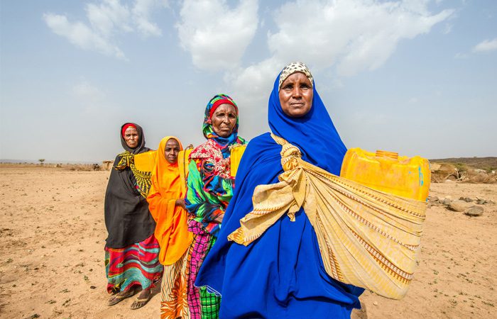 Women in search of water in Hadigala district, Siti Zone, Somali Region. 8th July 2015. Photo: Poon Wai Nang/Oxfam Oxfam