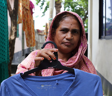 Rita, a garment maker in Bangladesh, What She Makes, Photo: Fabeha Monir/Oxfam AUS