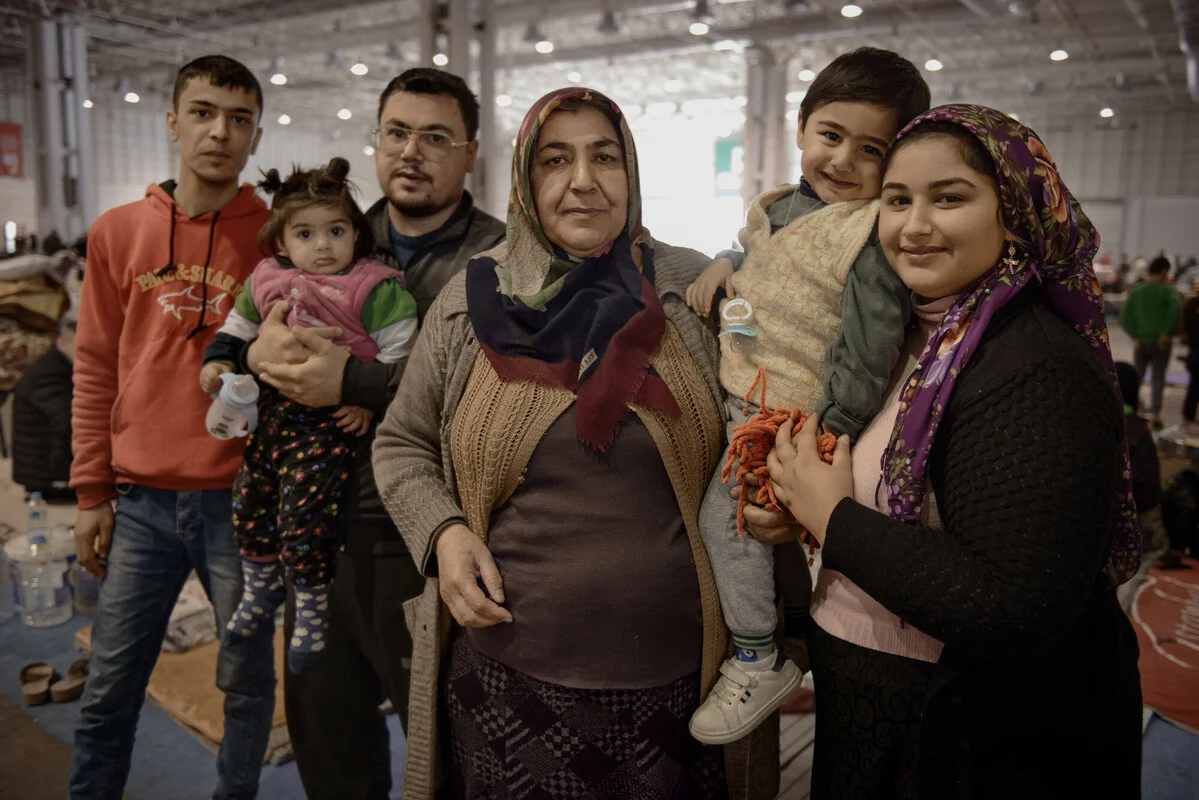 Turkiye: The Oguz family from Gaziantep don’t know if they have a house to return to. They have lost everything. Photo: Tineke D'haese/Oxfam