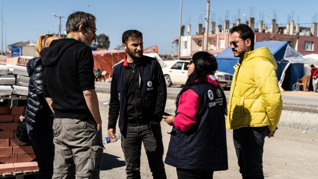Özge Sağaltici works for Oxfam KEDV and is part of the emergency response team. She lost five family members in the earthquake, and her family home was destroyed. Photo: Mustafa Karali/Oxfam
Özge Sağaltici works for Oxfam KEDV and is part of the emergency response team. She lost five family members in the earthquake, and her family home was destroyed. Photo: Mustafa Karali/Oxfam