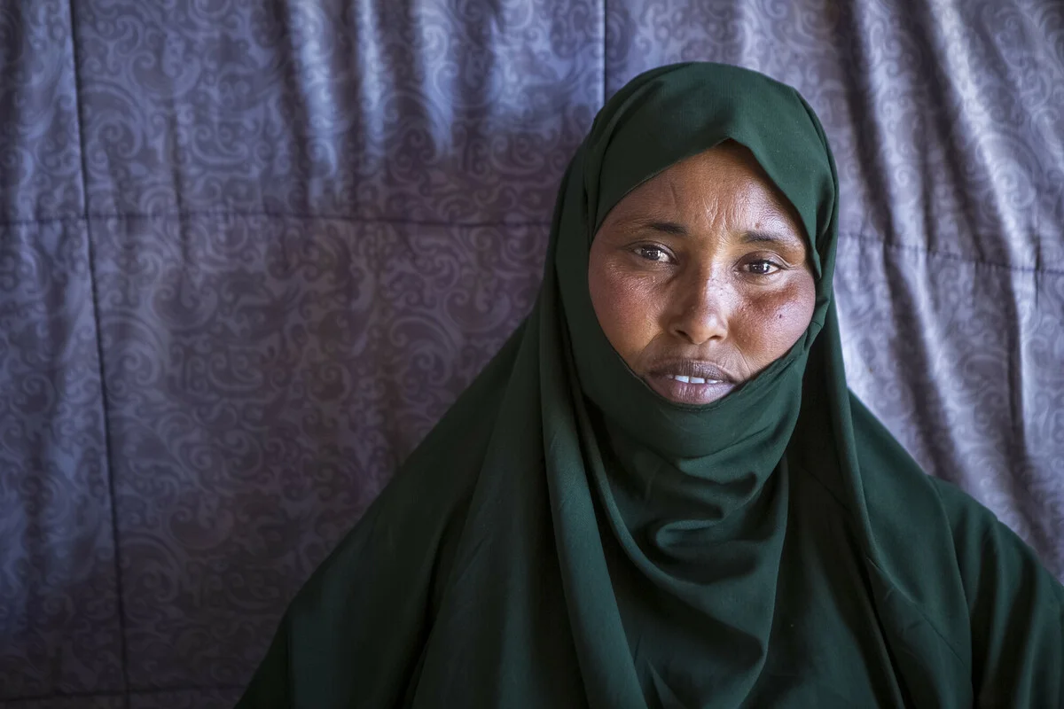 Somalia: In an IDP camp at the outskirts of Garowe, some different families have found shelter after they had to leave their homes because of the ongoing drought situation. Some people have been living here since the last drought in 2017. Petterik Wiggers/Oxfam Novib