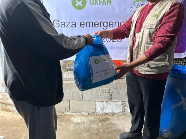 Gaza, Palestinian Territory, Occupied: Distribution of hygiene kits in the South Gaza Strip as part of the emergency response. Photo: Palestinian Environment Friends (PEF)/ Oxfam