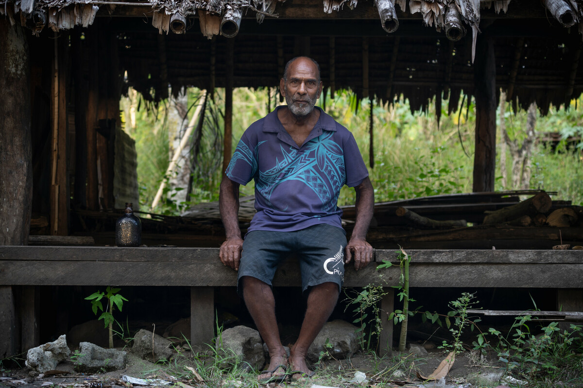 Molpoe, Vanuatu: Roy lives in the village of Molpoe in Vanuatu. In 2022, Molpoe was hit by a devastating landslide caused by torrential rain, which has become more frequent due to extreme weather. Photo: Ivan Utahenua/Oxfam