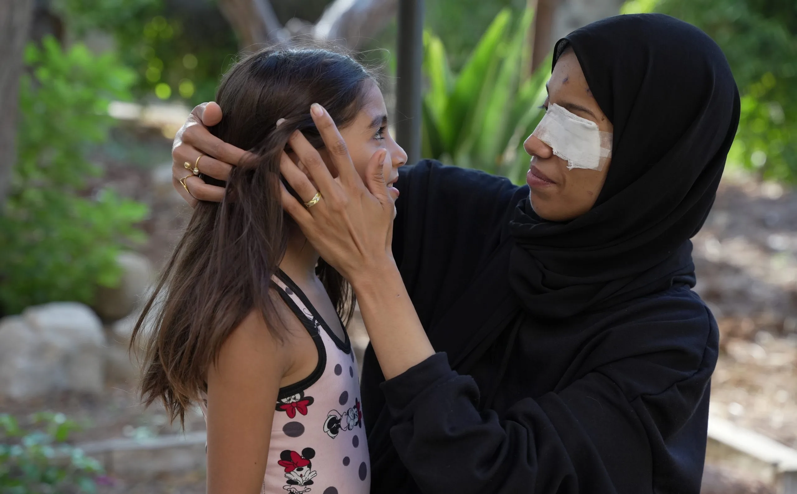 Lebanon: Siham with her little daughter. Photo: Jean Hatem/Oxfam Lebanon: Siham with her little daughter. Photo: Jean Hatem/Oxfam