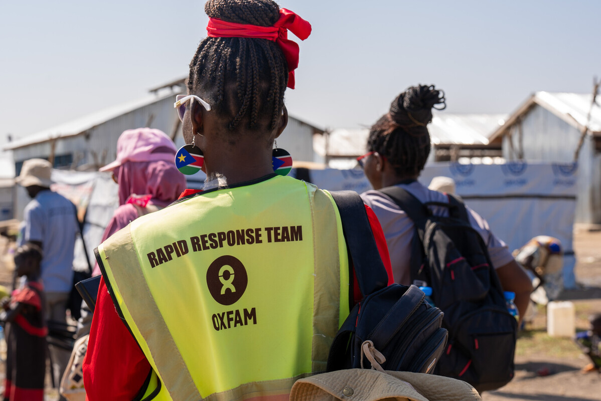 South Sudan: Oxfam is responding in the transit centre in Renk, South Sudan, where thousands of refugees from Sudan are currently living in makeshift homes. Photo: Herison Philip Osfaldo/Oxfam