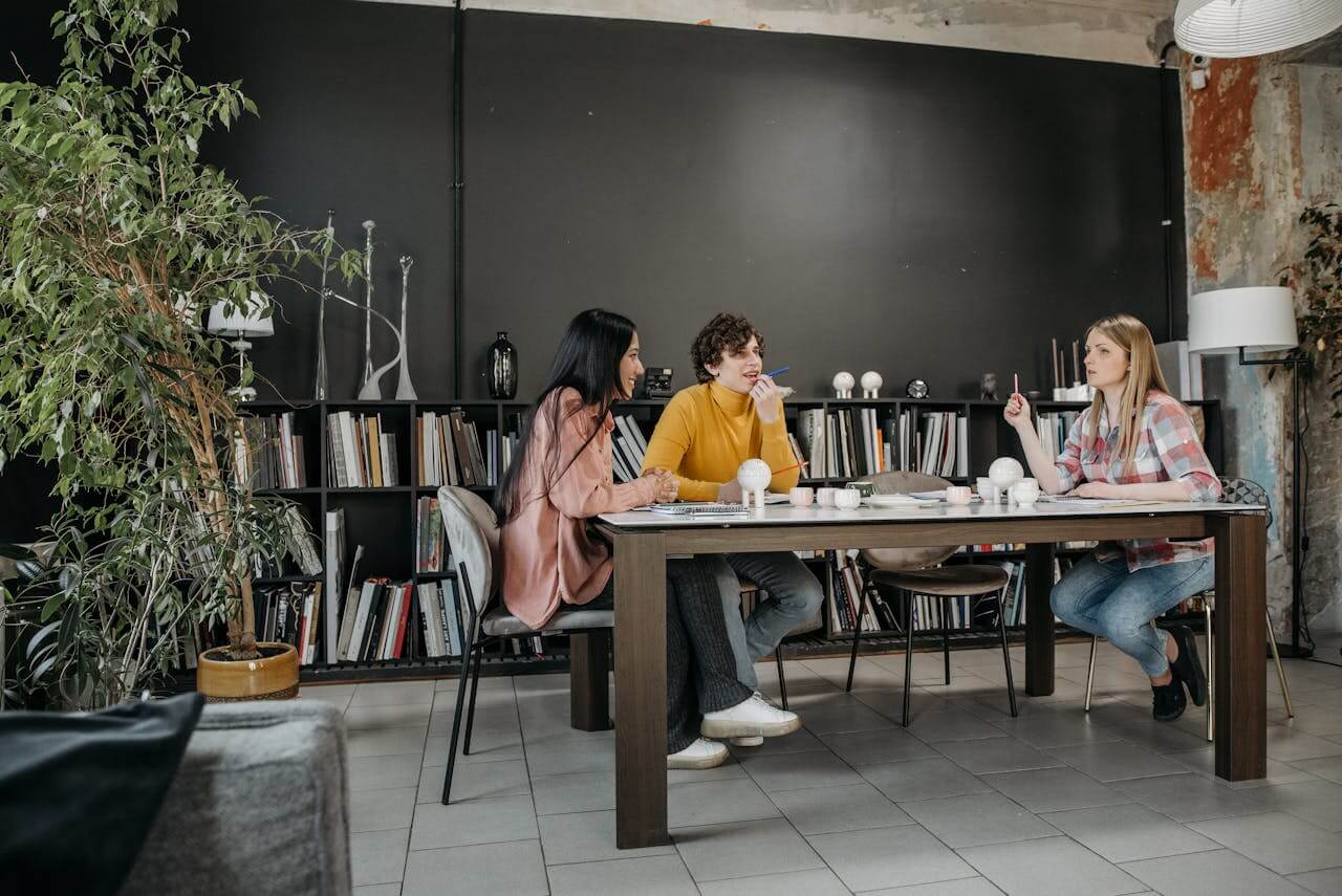 A group of people brainstorming. Photo: Pavel Danilyuk/Pexels