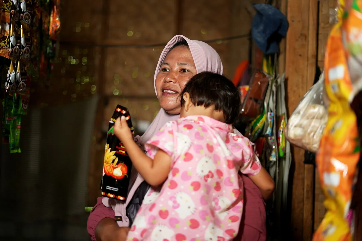Lombok, Indonesia: Husaini's community experiences frequent climate emergencies. Photo: Aimee Han/Oxfam